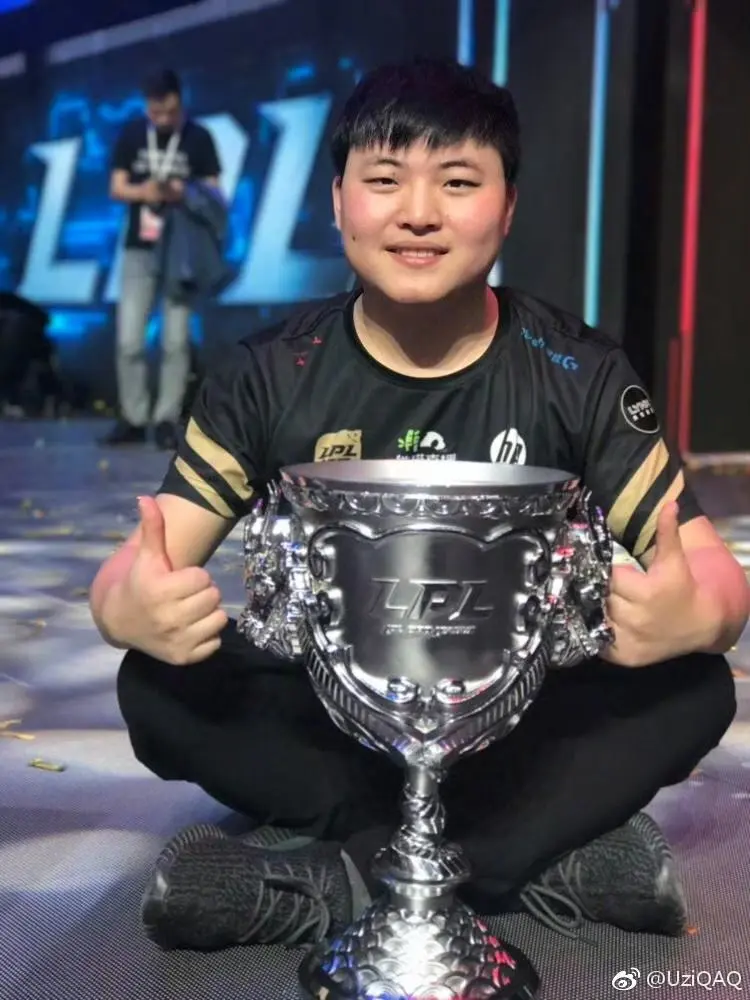  英雄联盟uzi回归了吗 